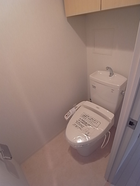 トイレ　ウォシュレット機能付きです