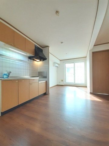 居室・リビング　こちらの居間で趣味の時間をお楽しみください