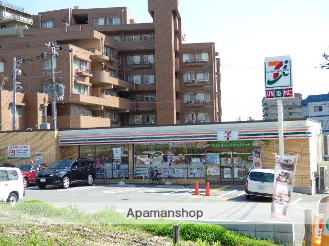 コンビニ　セブンイレブン（コンビニ）まで805m