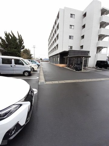 駐車場　駐車場完備です