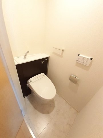 トイレ　ゆったりとした空間のトイレです