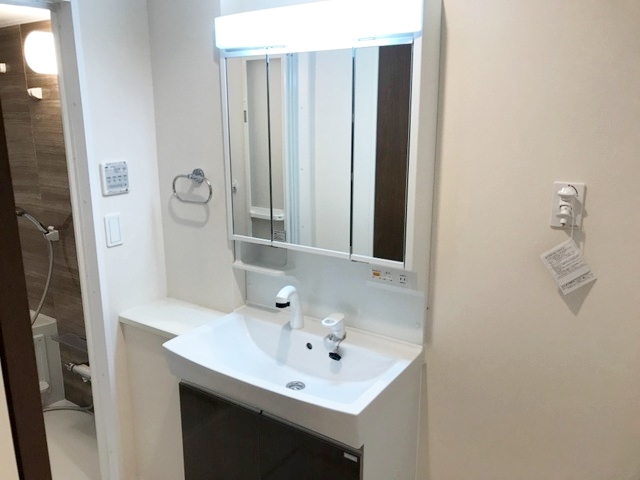 洗面設備　身支度に欠かせない独立洗面台♪