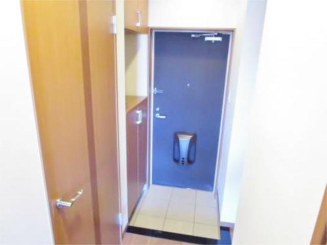 玄関　イメージパース