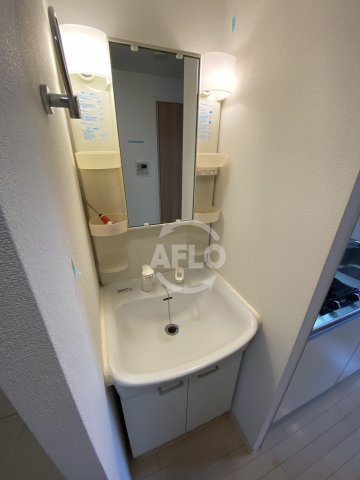 洗面設備　SWISS天王寺II　独立洗面台