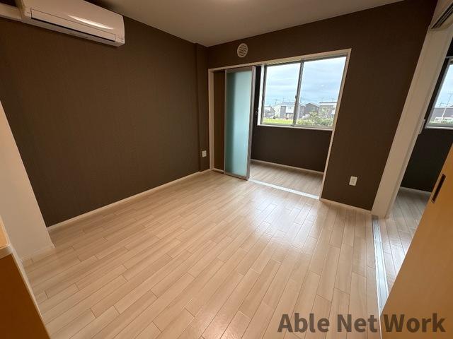 バルコニー　日当たりの良いインナーテラスあり