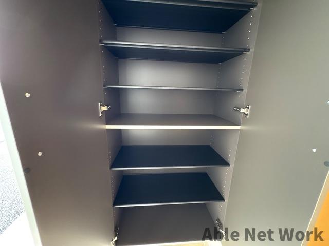 玄関　シューズボックス