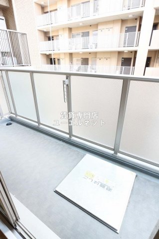 バルコニー　バルコニー付きで採光＆風通し良好！