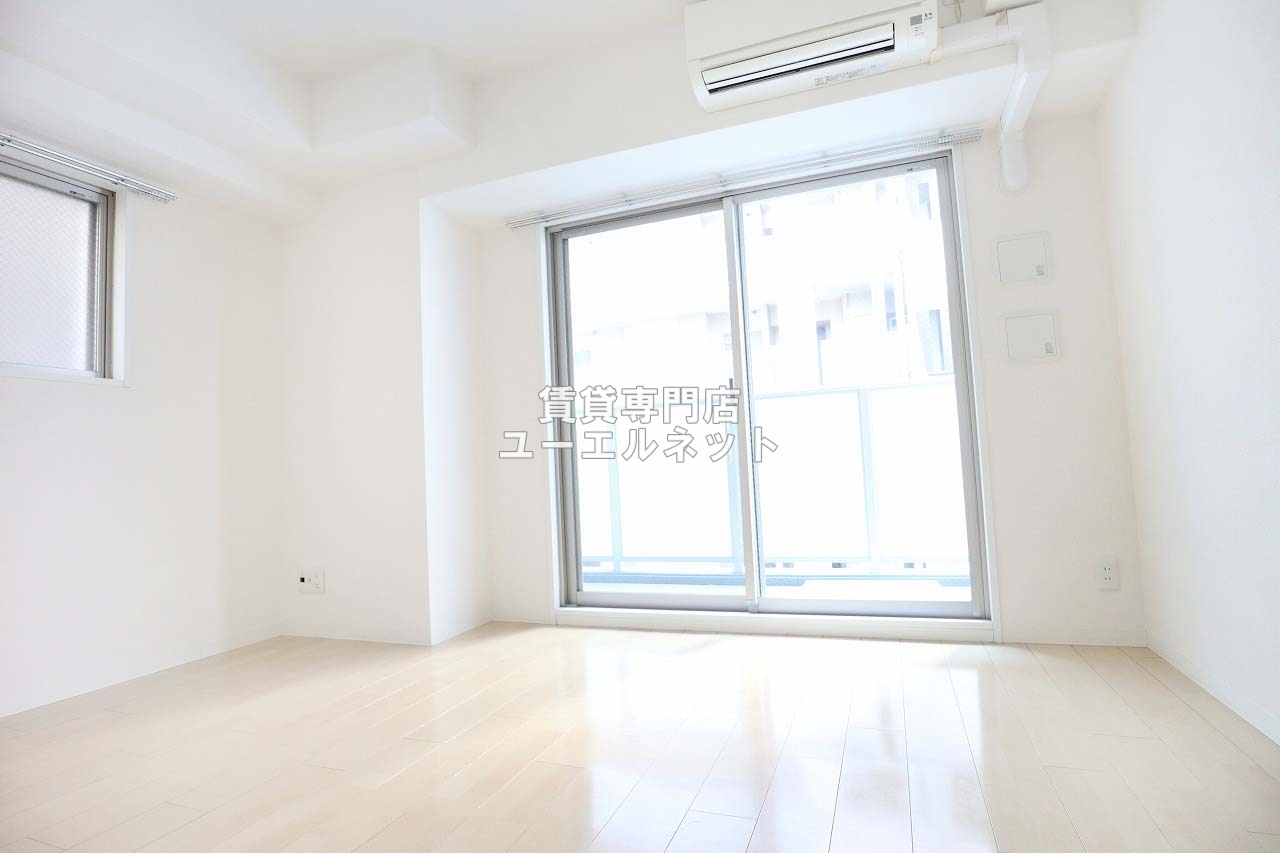 居室・リビング　ゆったりとくつろげる、落ち着きのある居室空間です