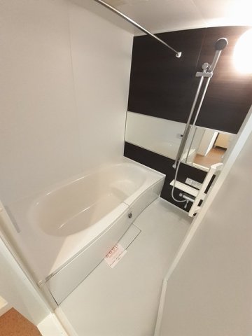 バス・シャワールーム　落ち着いた空間のお風呂です