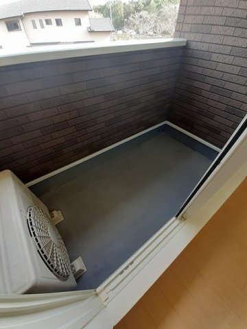 バルコニー　外からの目が気にならないバルコニーで洗濯物が干せます