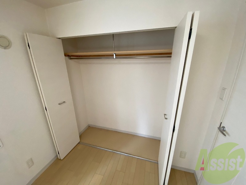 収納　寝室の収納です。部屋がすっきり片付きます。