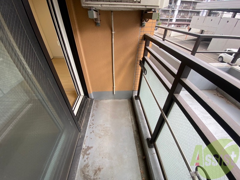 バルコニー　バルコニーです。洗濯物を干したり一息ついたりできますね！