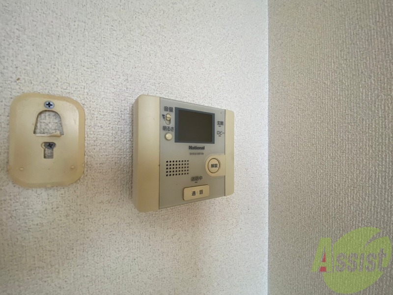 セキュリティ　ＴＶモニター付インターホンです。来客者の顔が見えるので安心！