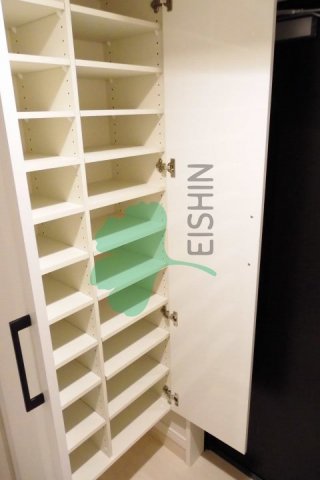 玄関　下駄箱もしっかりついてます！