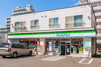 コンビニ　ファミリーマート東札幌6条店（コンビニ）まで278m