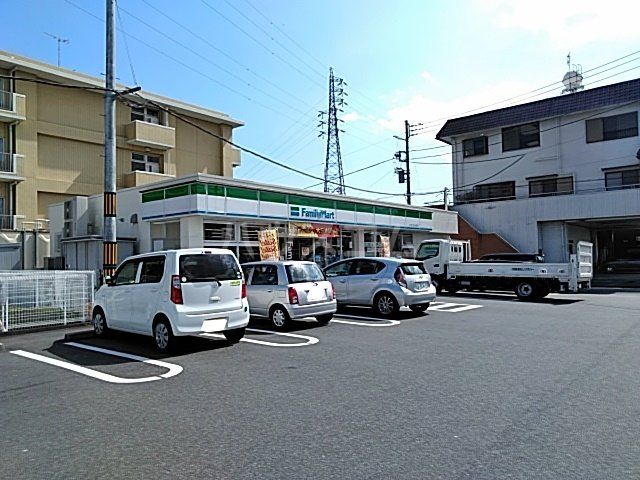 コンビニ　ファミリーマート 富士日乃出町店（コンビニ）まで190m
