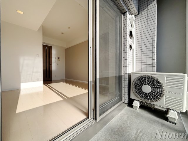 バルコニー　開放的で明るい空間を演出してくれるバルコニーです