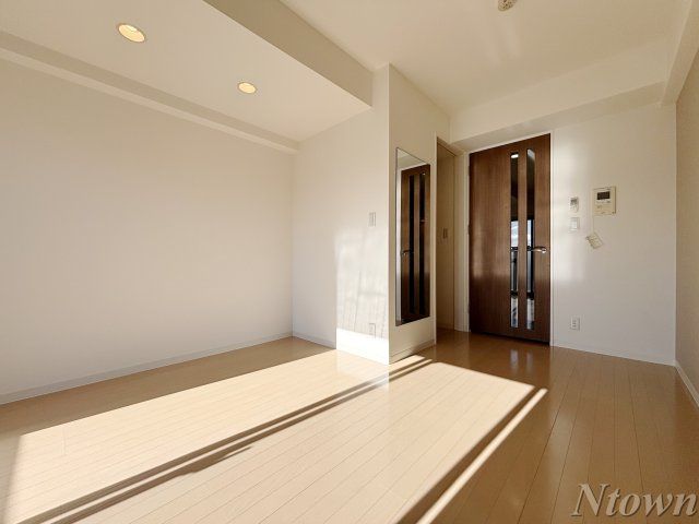 居室・リビング　こちらの居間で趣味の時間をお楽しみください