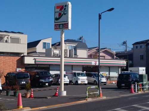 コンビニ　セブンイレブン（コンビニ）まで328m