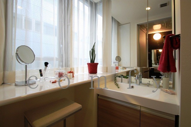 洗面設備　パウダールーム