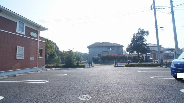 駐車場　車をお持ちの方に嬉しい駐車場付きの物件です