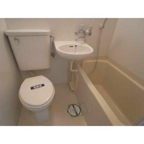 バス・シャワールーム　ゆったり過ごせるお風呂です