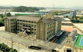 中学校　草津市立玉川中学校（中学校）まで932m