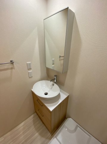 洗面設備　独立洗面台付き！