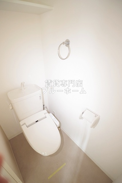 トイレ　温水洗浄便座付きのトイレです！