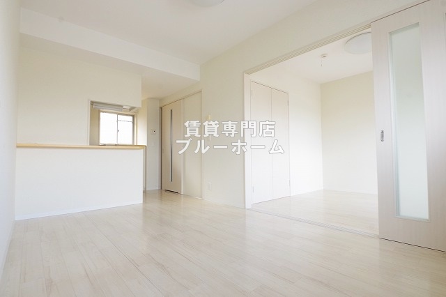 居室・リビング　10.5帖の広いリビングです！