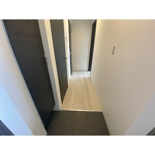 玄関　同社施工類似物件