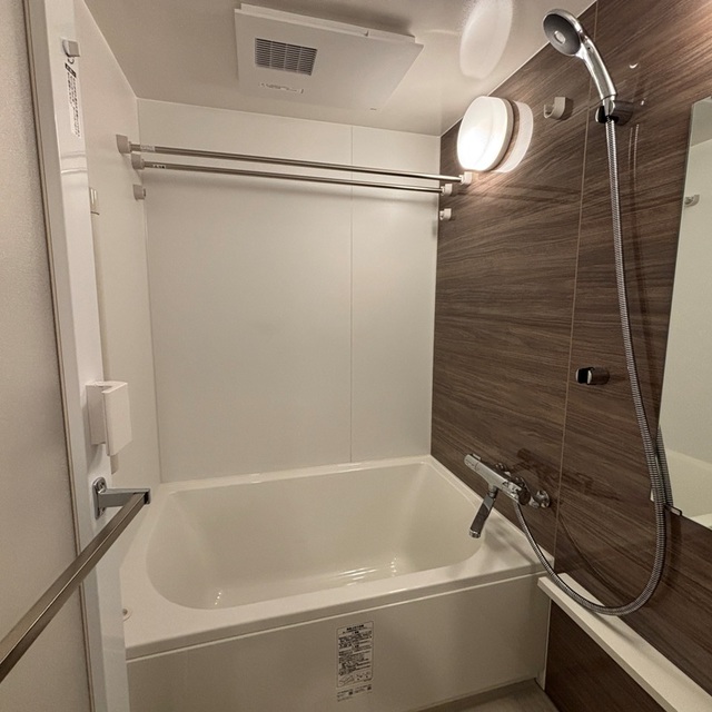バス・シャワールーム　※写真は同タイプ住戸です。