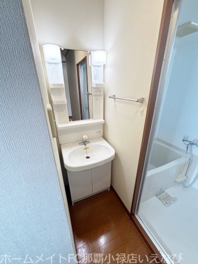 洗面設備　※別部屋の室内写真となります。