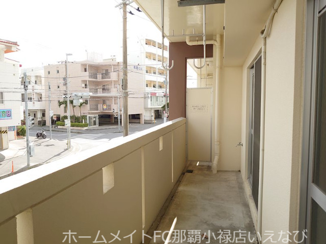 バルコニー　※別部屋の室内写真となります。