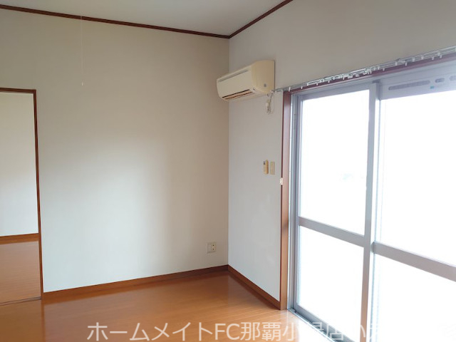 居室・リビング　※別部屋の室内写真となります。