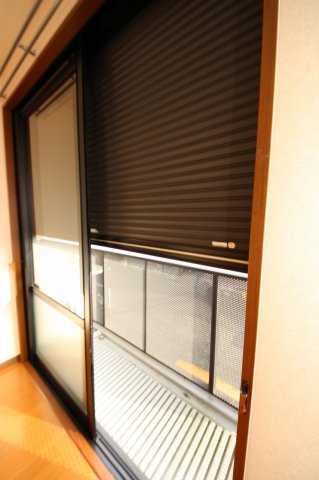 セキュリティ　シャッター雨戸