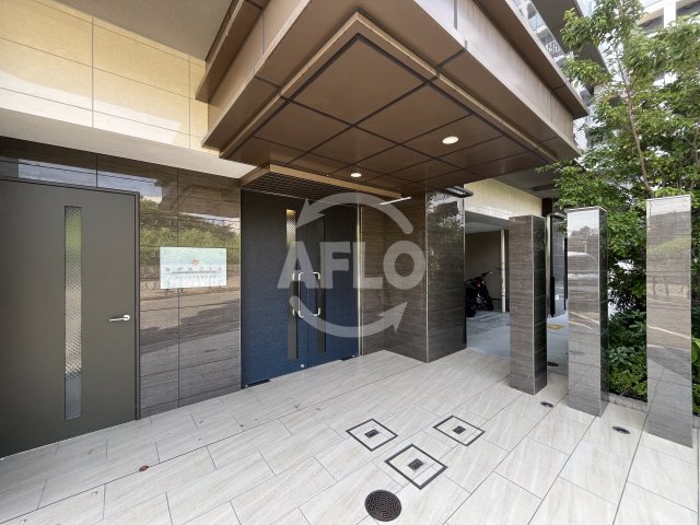 エントランス　スペーシア江坂広芝町