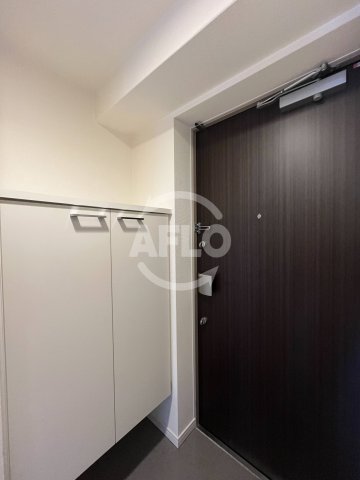 玄関　スペーシア江坂広芝町　玄関