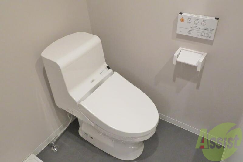 トイレ　トイレには、温水洗浄便座機能が付いています。