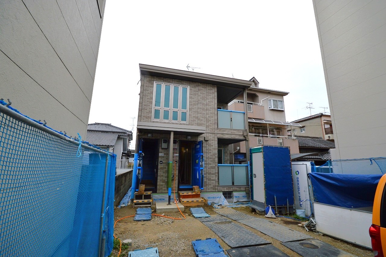 トイレ　建築中（6月末完成予定）