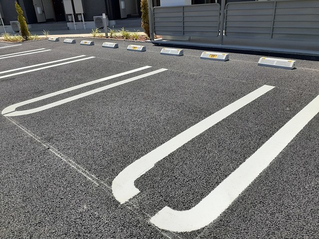 駐車場　駐車場
