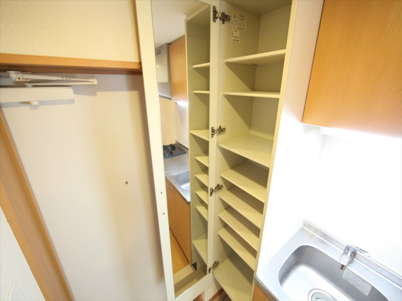 玄関　玄関　シューズボックス付（収納充実してます）