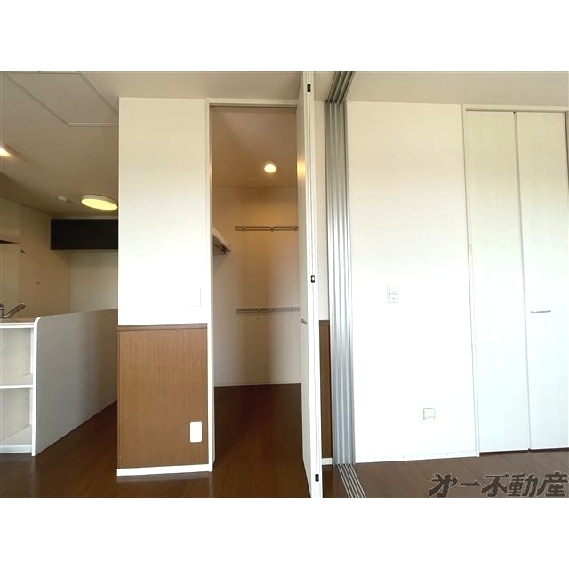 収納　ウォークインクローゼット