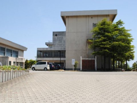 小学校　射水市立歌の森小学校（小学校）まで1075m