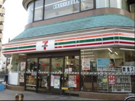 コンビニ　セブンイレブン京成町屋駅前店（コンビニ）まで117m