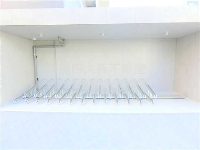 その他共有部分　屋根付きラック式の駐輪場