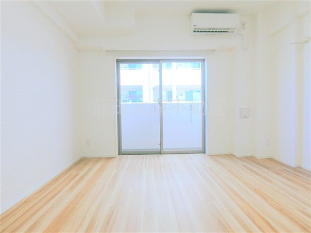 居室・リビング　東向きの洋室7.8帖