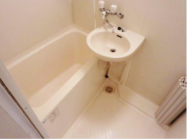 バス・シャワールーム　※別部屋写真