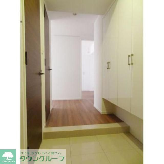 玄関　※写真は同タイプ住戸です。