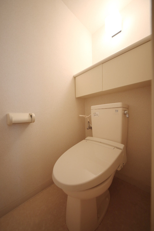 トイレ　手洗いシンク付のトイレ／同タイプ参考写真